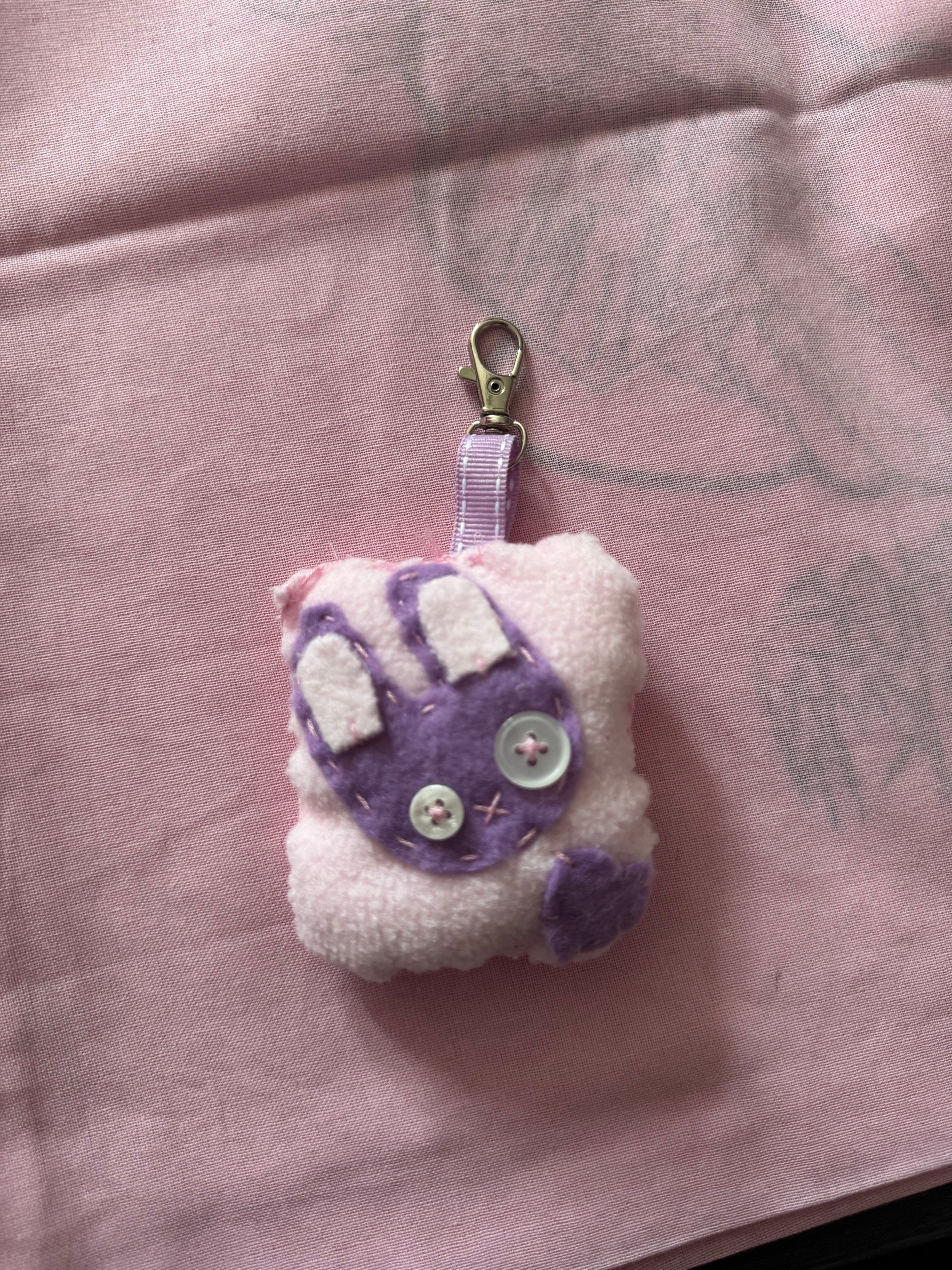 MINI BUNNY HEART KEYCHAIN